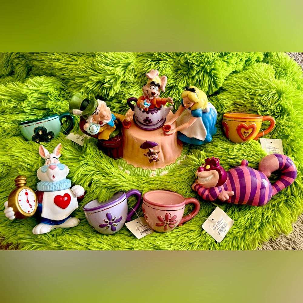 🫖 Disney Gallery Alice in Wonderland Tea Set w/ Tea Cup Ride Inspired Cups